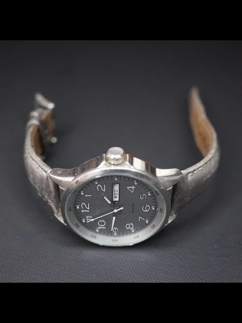 Fossil AM4337 Gray Dial Day Date 10 ATM Quartz Men's 38mm Leather Watch